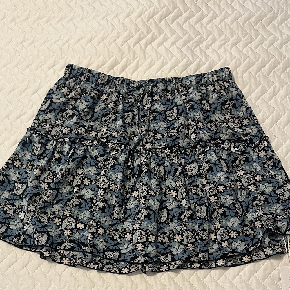 Elegant Floral Mini Skirt in Blue and Black